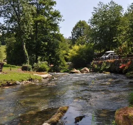 Camping Jardin La Vie En Vert En Ariege *
