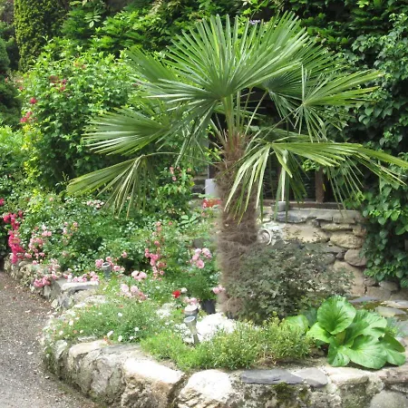 Campsite Camping Jardin La Vie En Vert En Ariege Augirein