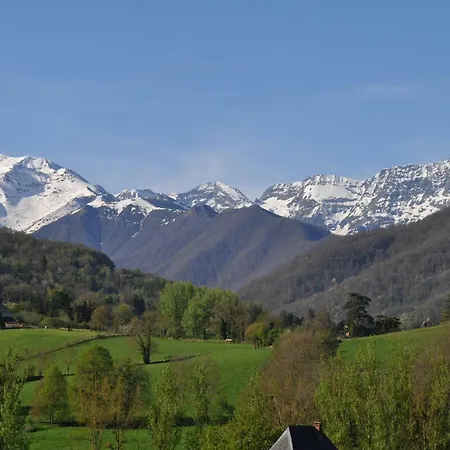 Camping Jardin La Vie En Vert En Ariege *